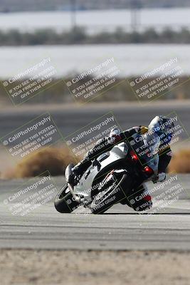 media/Nov-16-2025-Race Pace (Sun) [[8c5fa54630]]/Non Verified Riders (1st 20 Minutes)/1-Turn 14 (10am)/